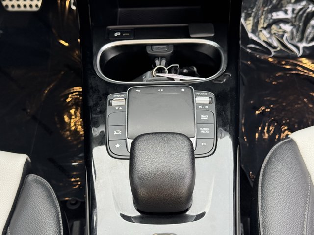 Vehicle image 20 of 27