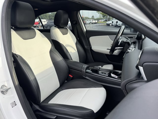 Vehicle image 24 of 27