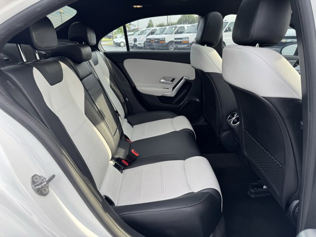 Vehicle image 25 of 27