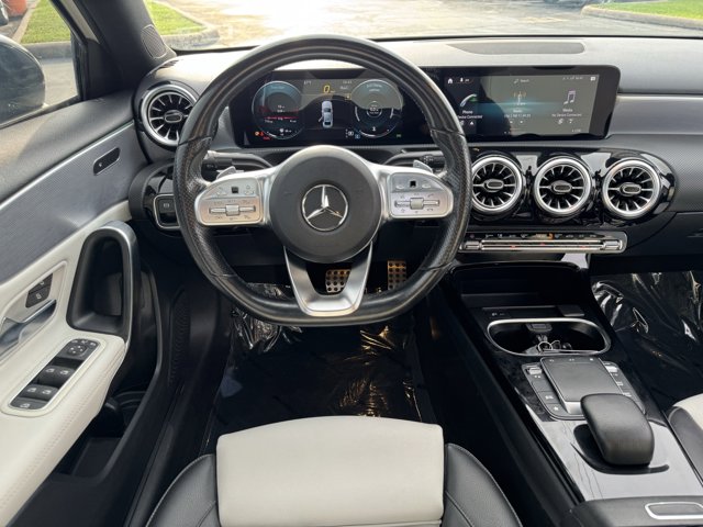 Vehicle image 13 of 27
