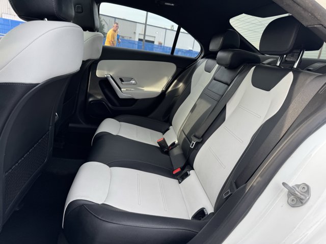 Vehicle image 26 of 27