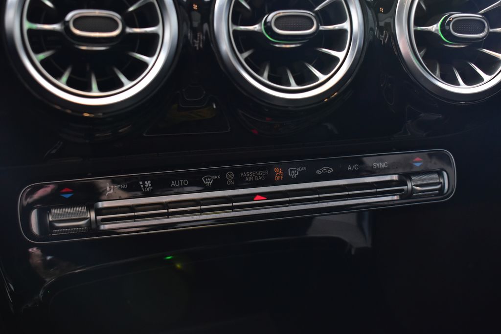 Vehicle image 20 of 21