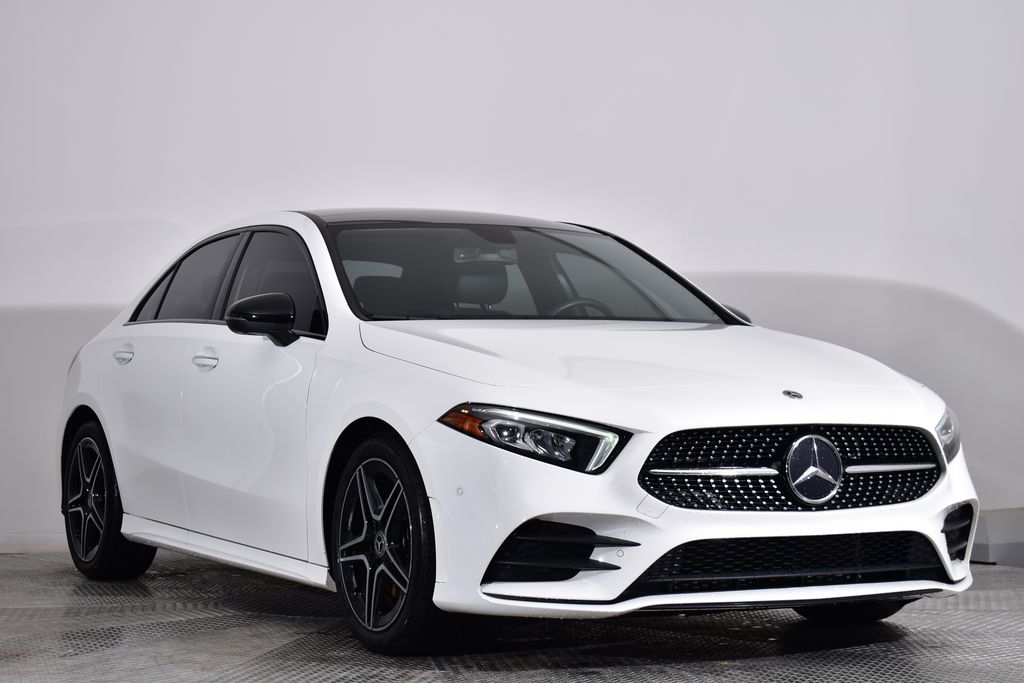 Vehicle image 3 of 21