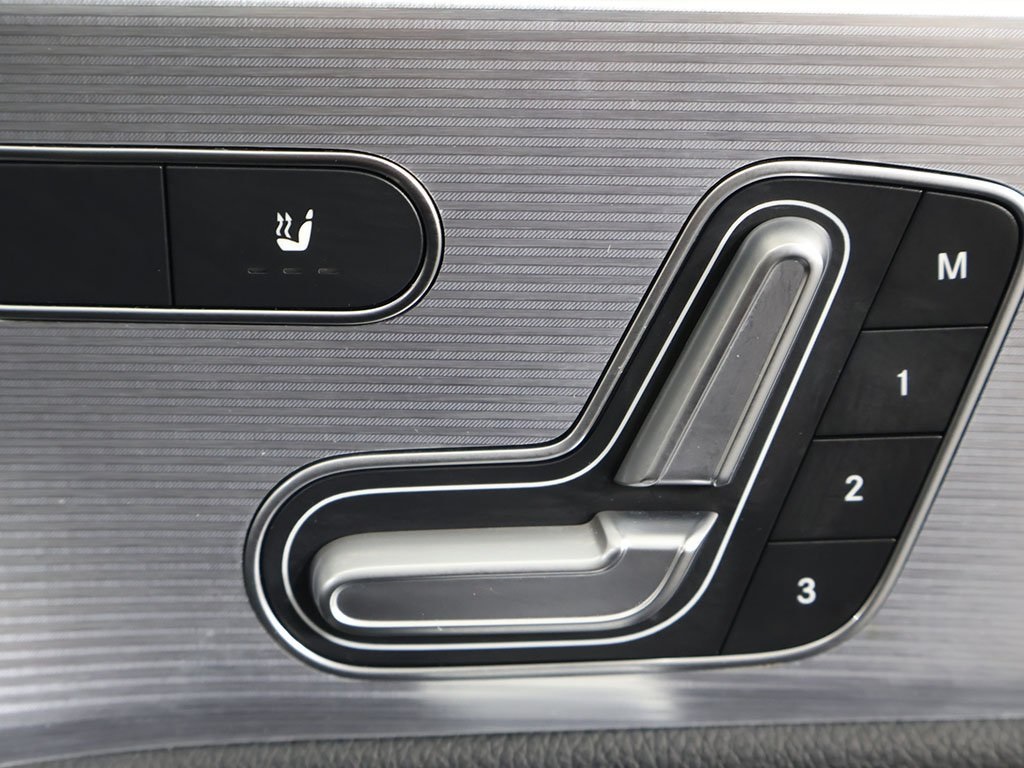 Vehicle image 34 of 53