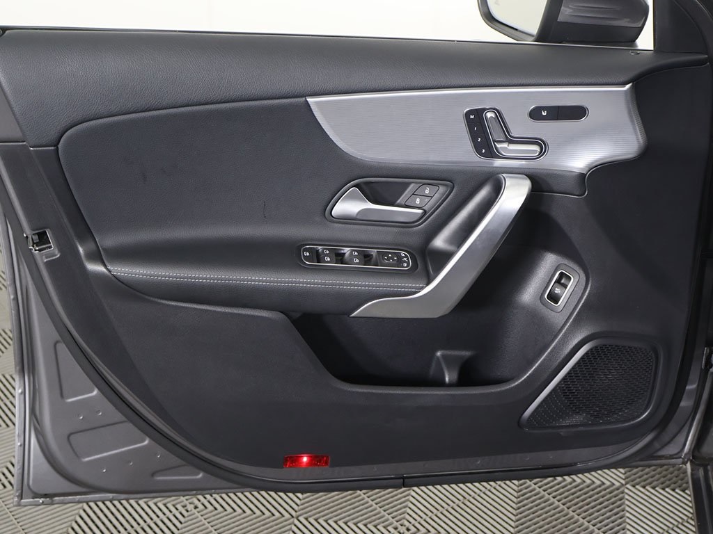 Vehicle image 29 of 53