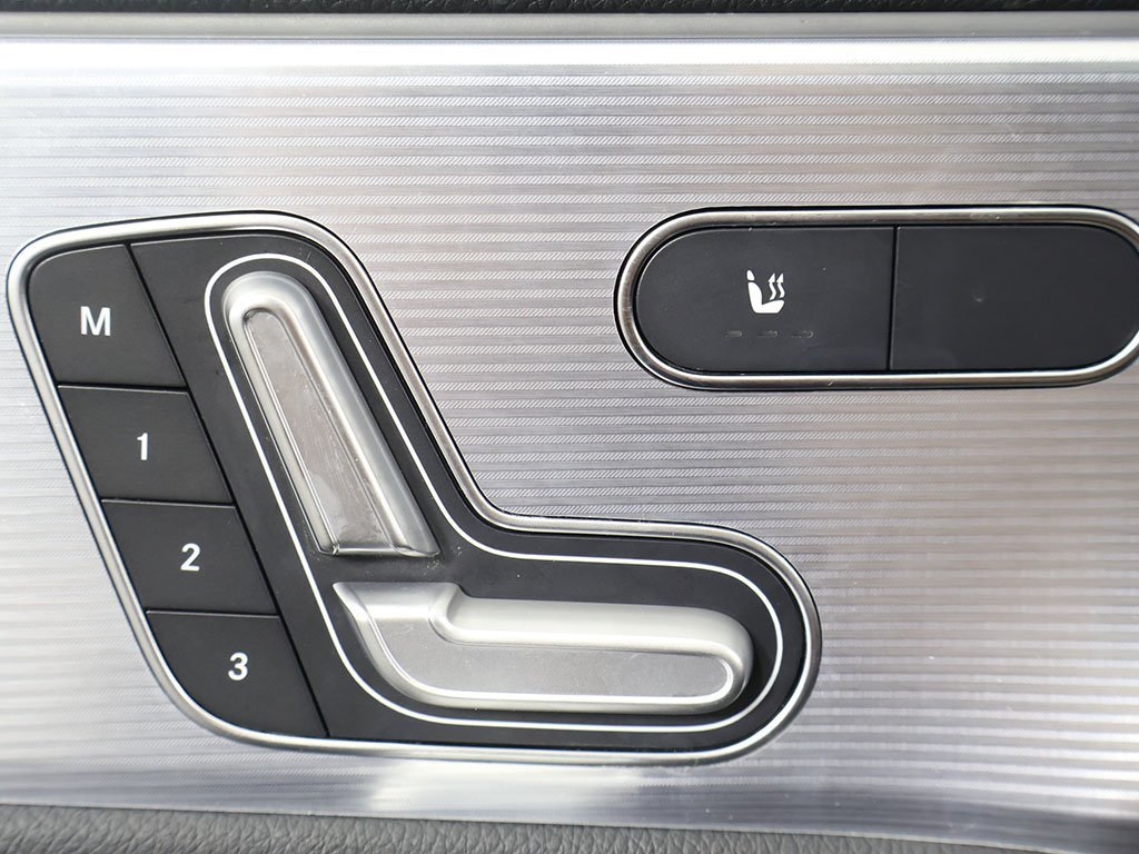 Vehicle image 32 of 53