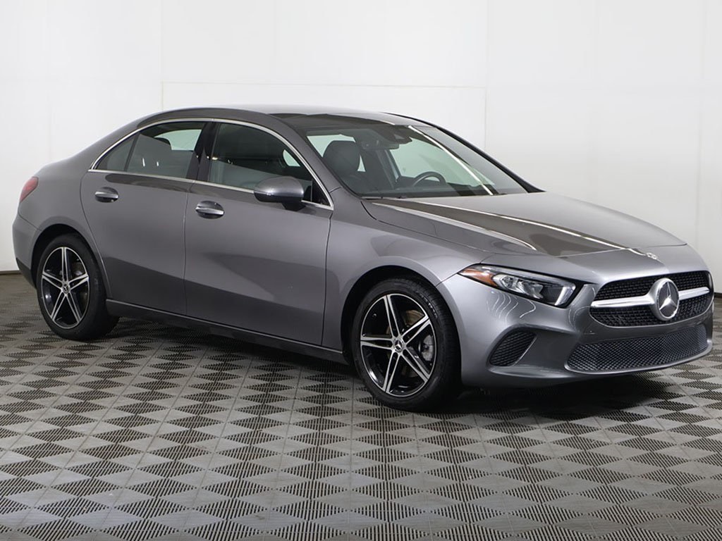 Vehicle image 4 of 53