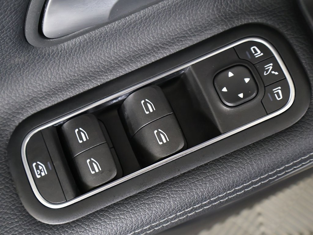 Vehicle image 38 of 53