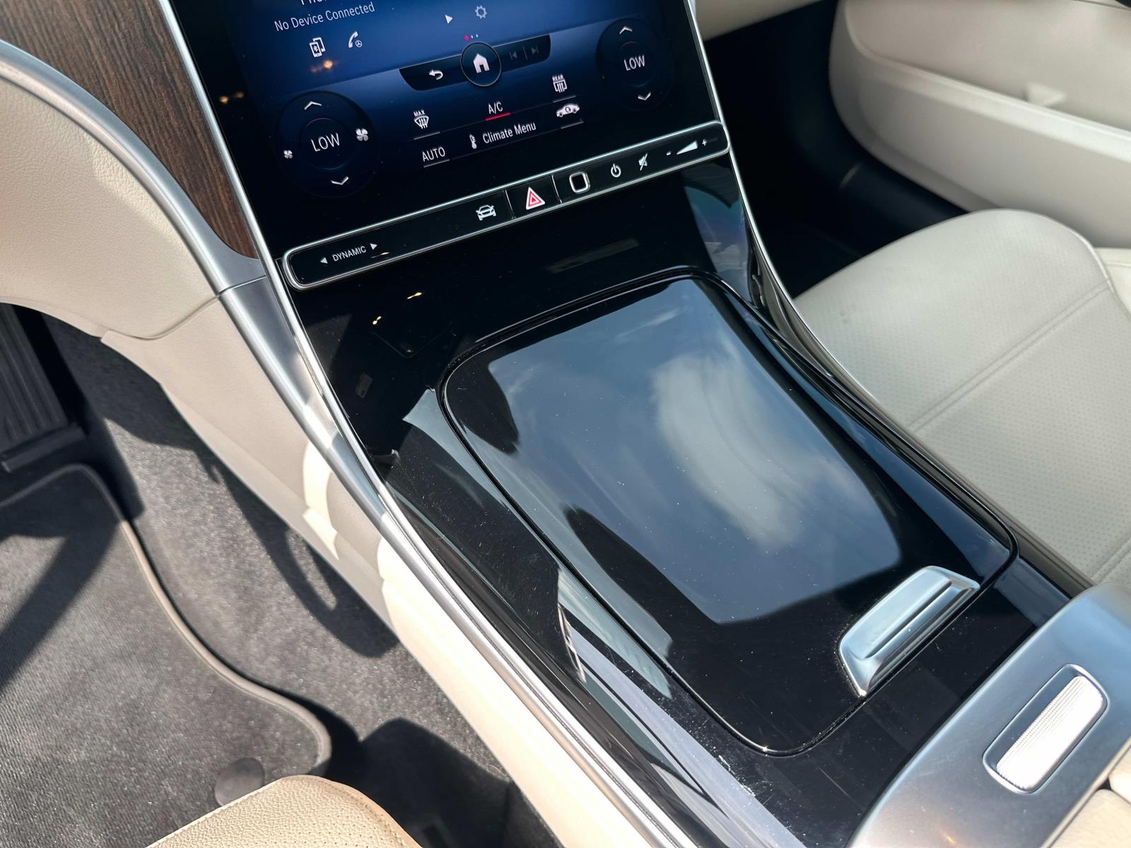 Vehicle image 18 of 21