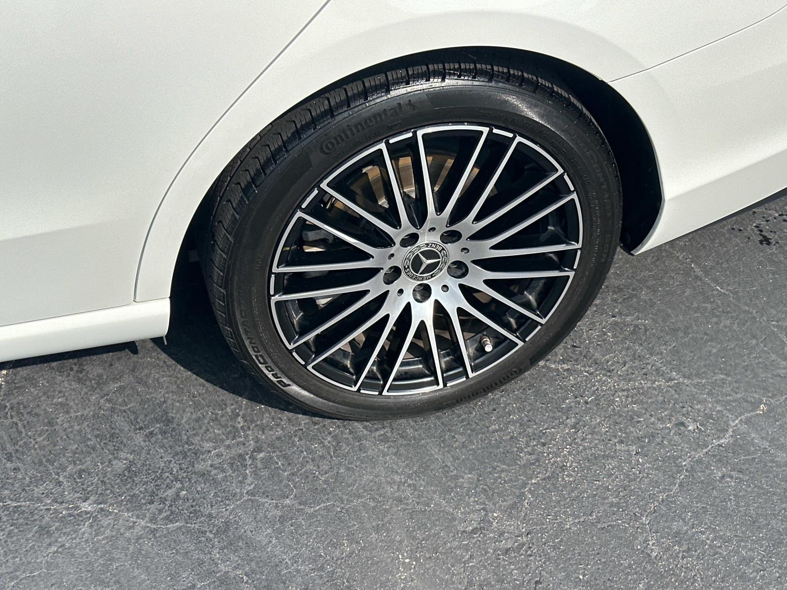 Vehicle image 12 of 21