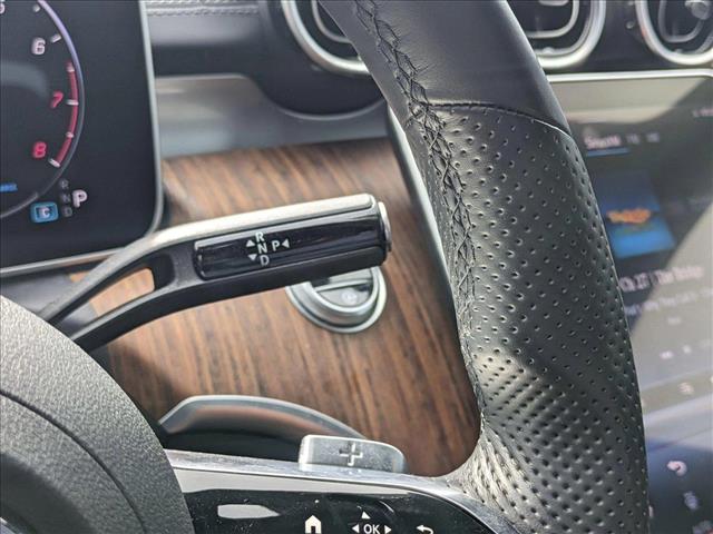 Vehicle image 18 of 23