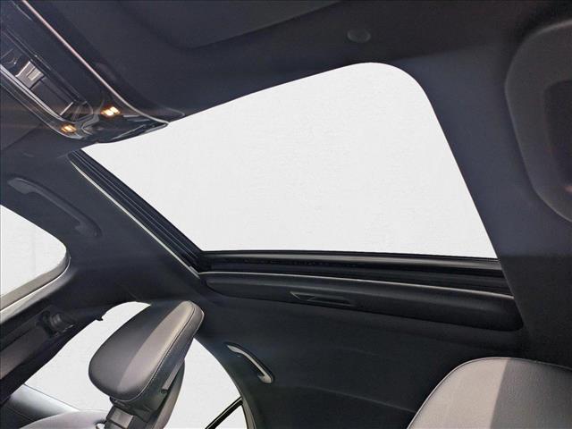 Vehicle image 23 of 23
