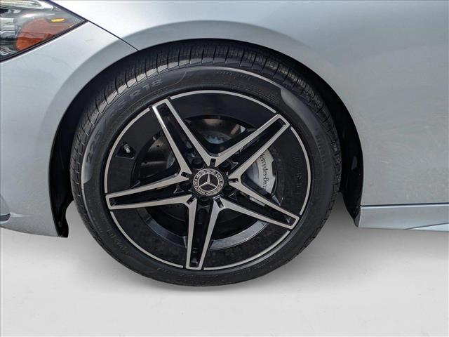 Vehicle image 10 of 23