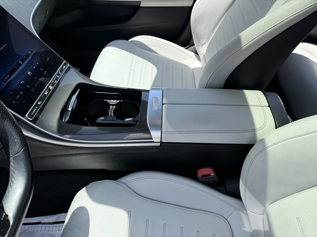 Vehicle image 25 of 30