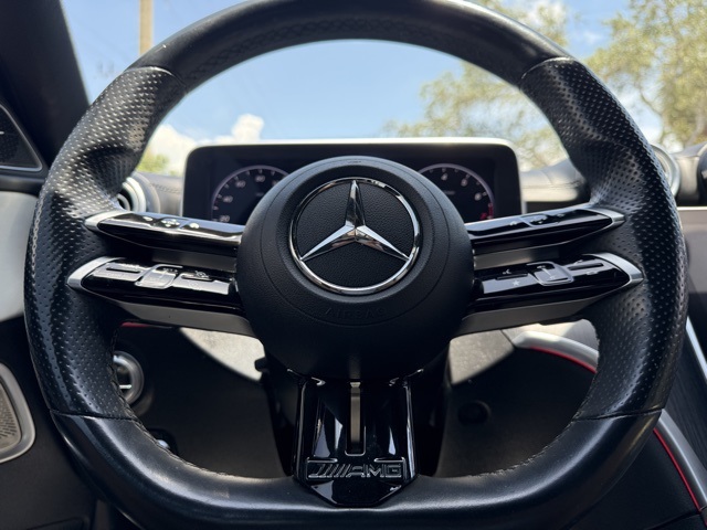 Vehicle image 21 of 30