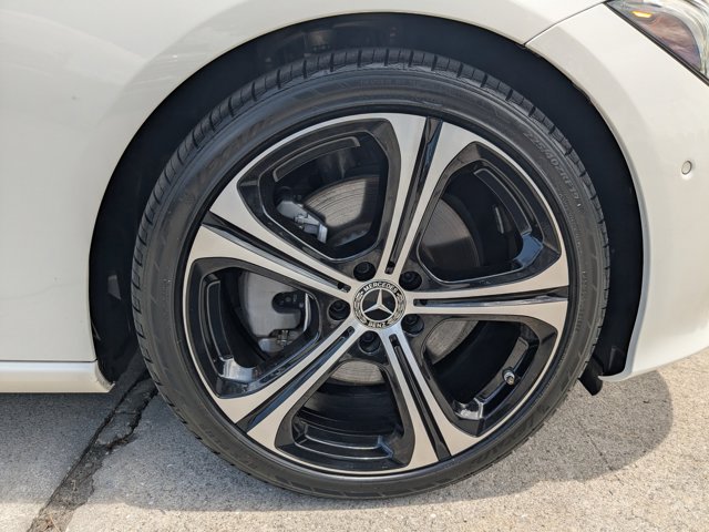 Vehicle image 11 of 32