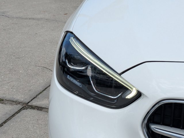 Vehicle image 9 of 32