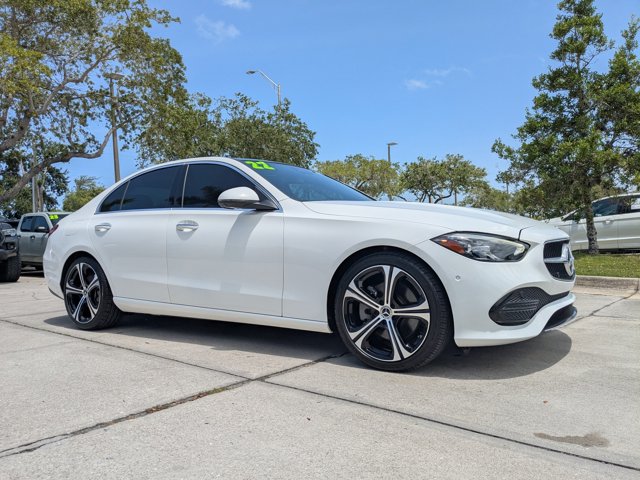 Vehicle image 4 of 32