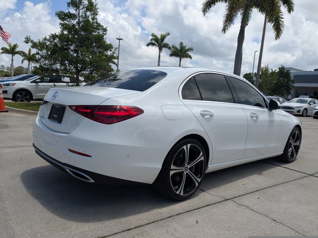 Vehicle image 6 of 32