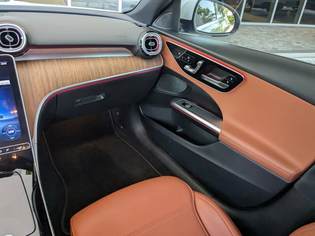 Vehicle image 15 of 32