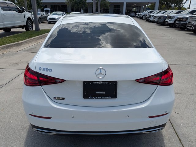 Vehicle image 7 of 32