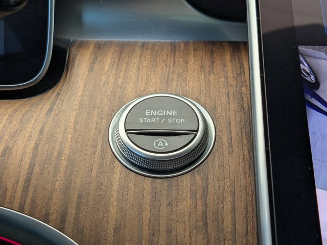 Vehicle image 31 of 32