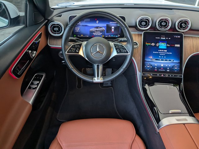 Vehicle image 14 of 32
