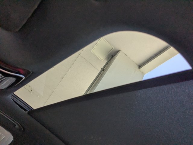 Vehicle image 20 of 32
