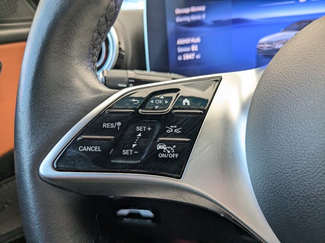 Vehicle image 24 of 32