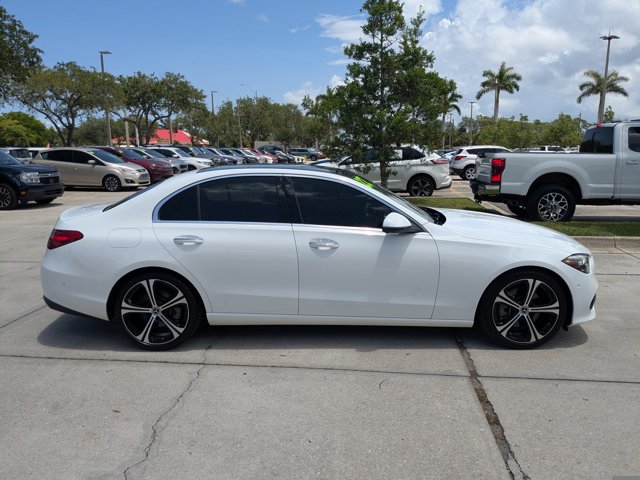 Vehicle image 5 of 32