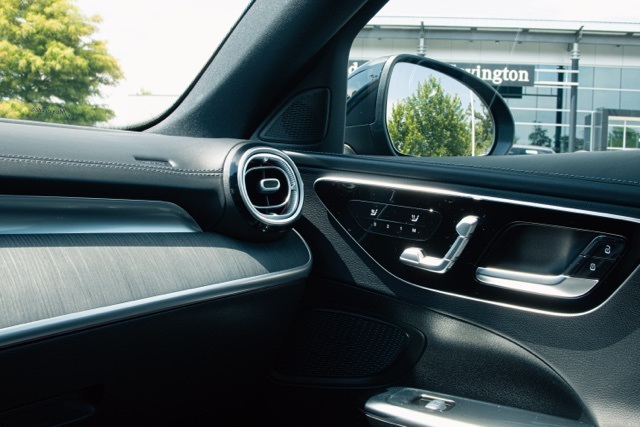 Vehicle image 12 of 20