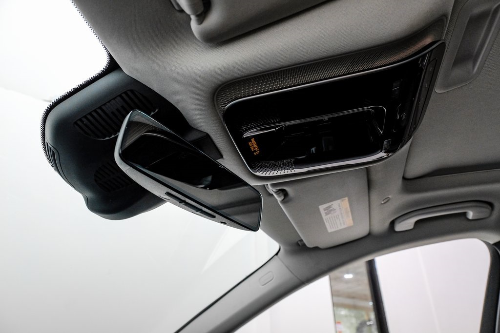 Vehicle image 21 of 49
