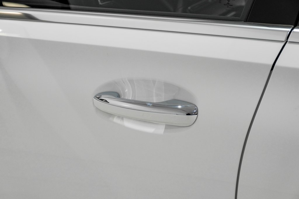 Vehicle image 29 of 49