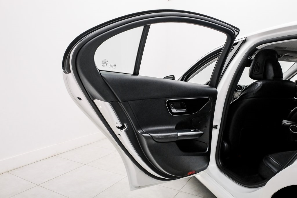 Vehicle image 34 of 49