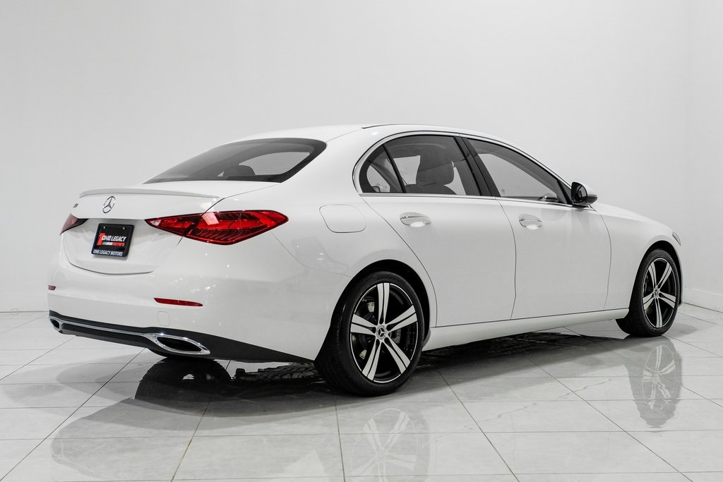 Vehicle image 4 of 49