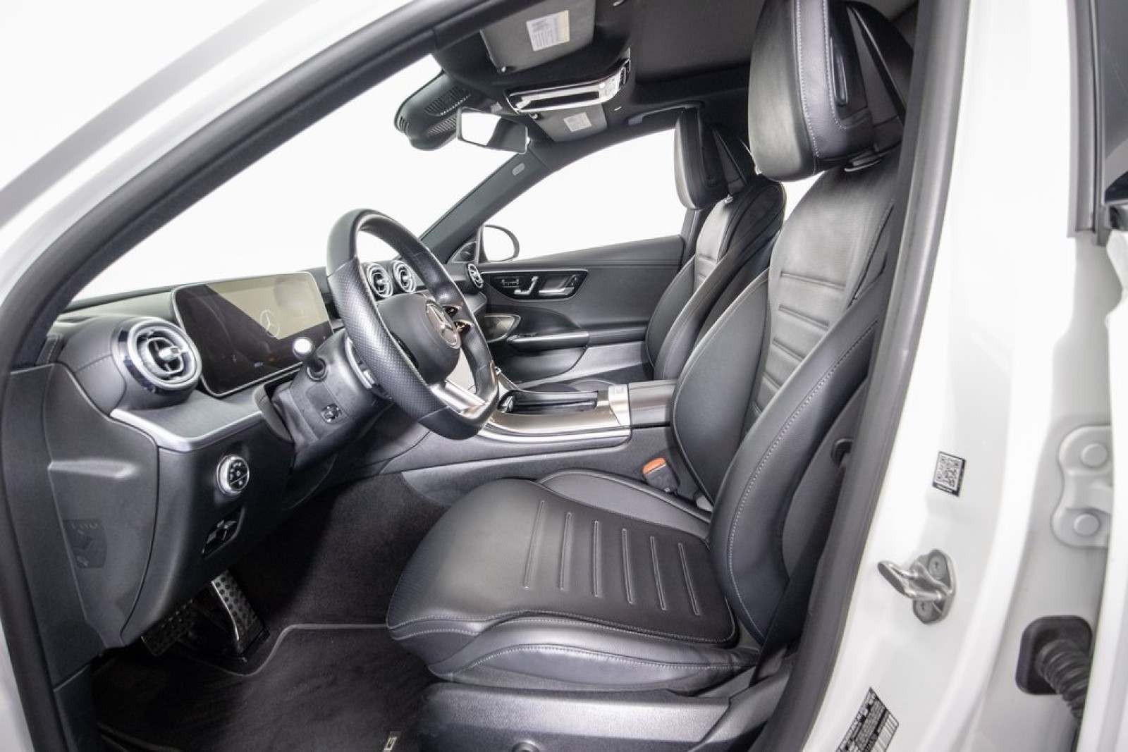 Vehicle image 9 of 26