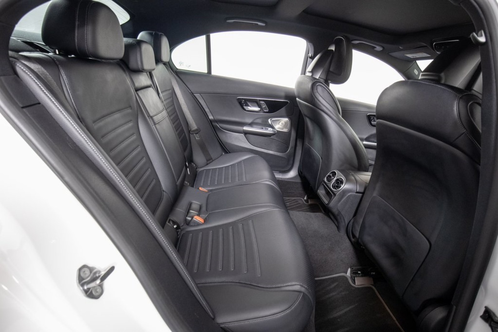 Vehicle image 12 of 26