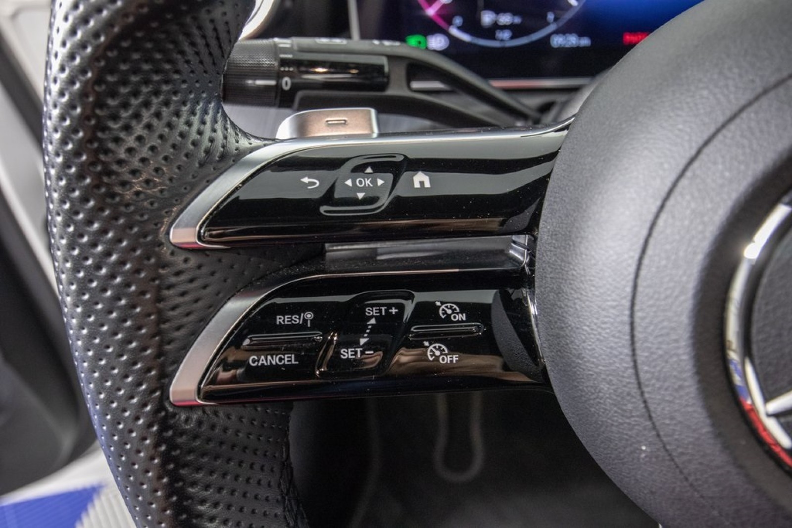 Vehicle image 20 of 26