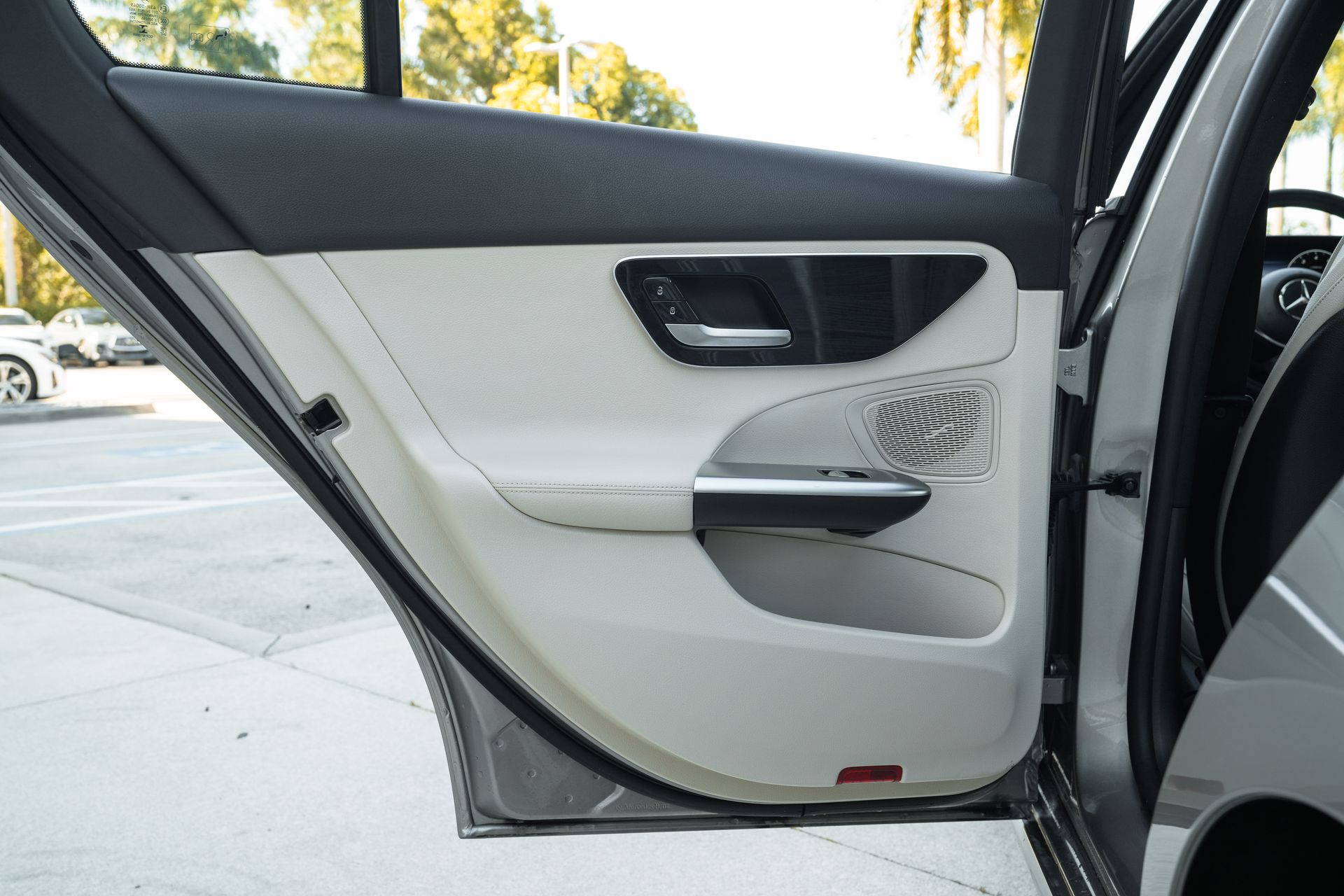 Vehicle image 36 of 45