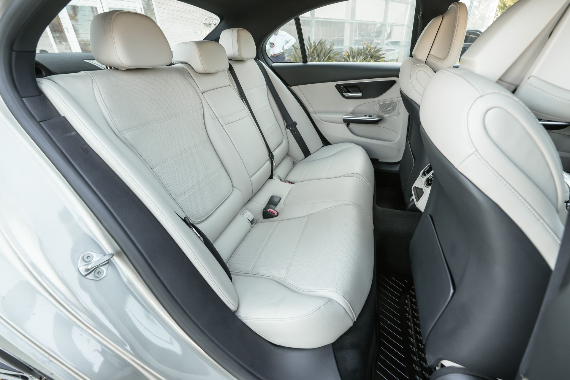 Vehicle image 16 of 45