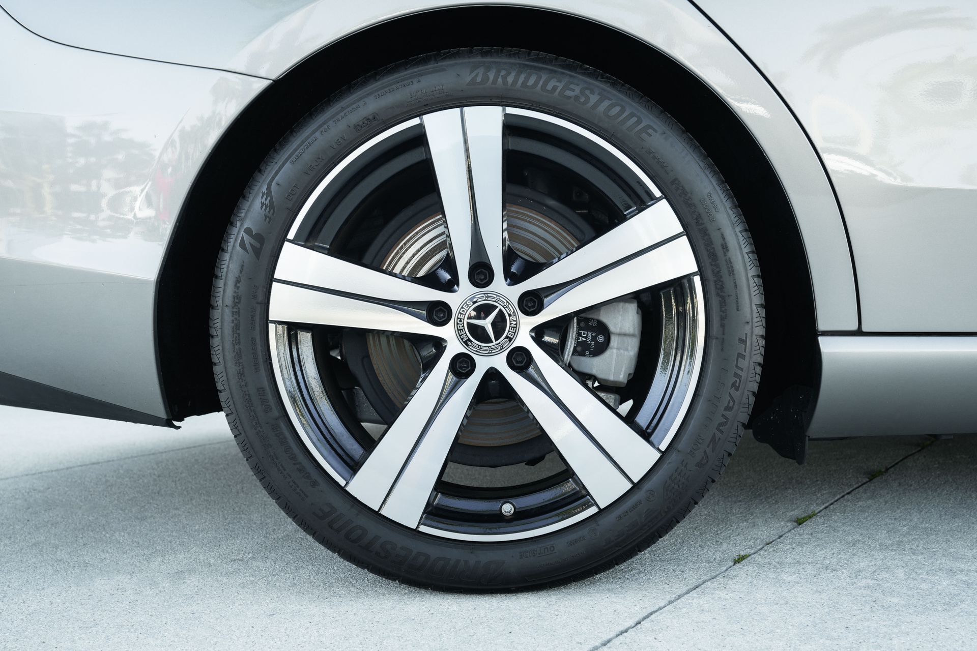 Vehicle image 14 of 45