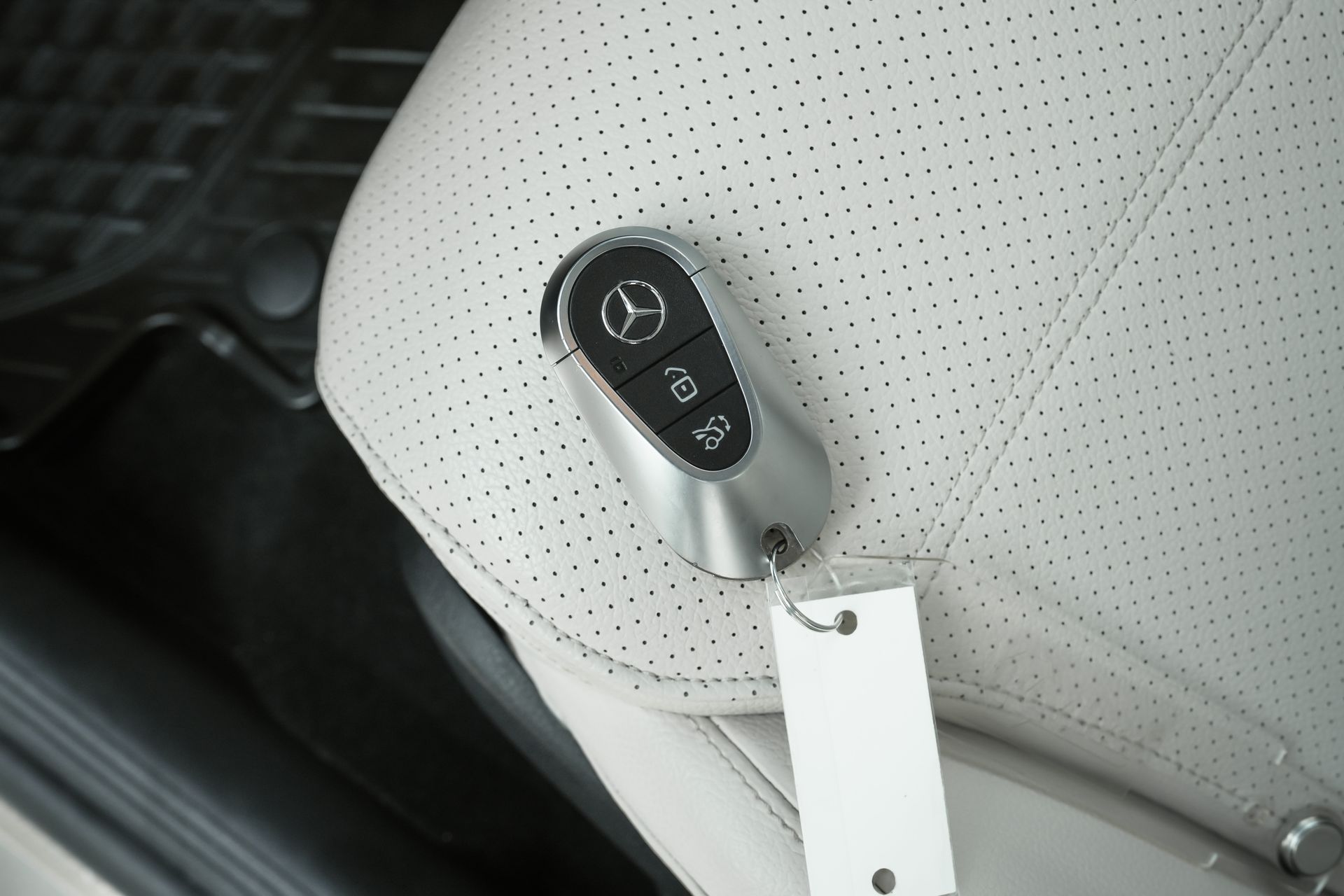 Vehicle image 31 of 45