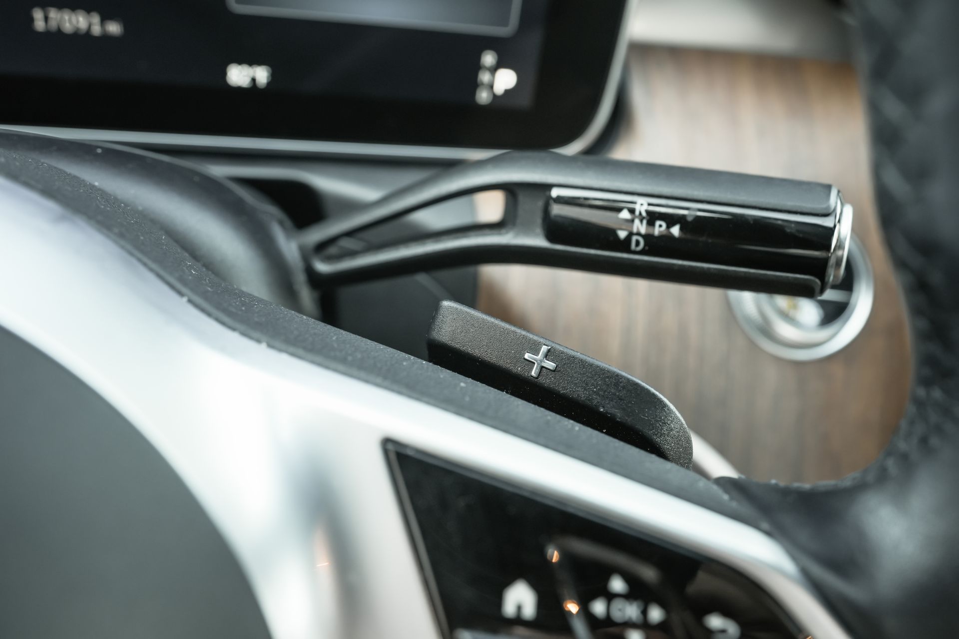 Vehicle image 43 of 45
