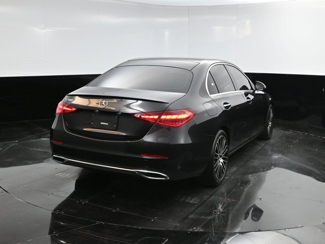Vehicle image 21 of 40