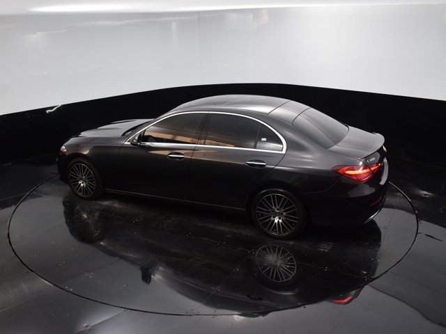 Vehicle image 26 of 40