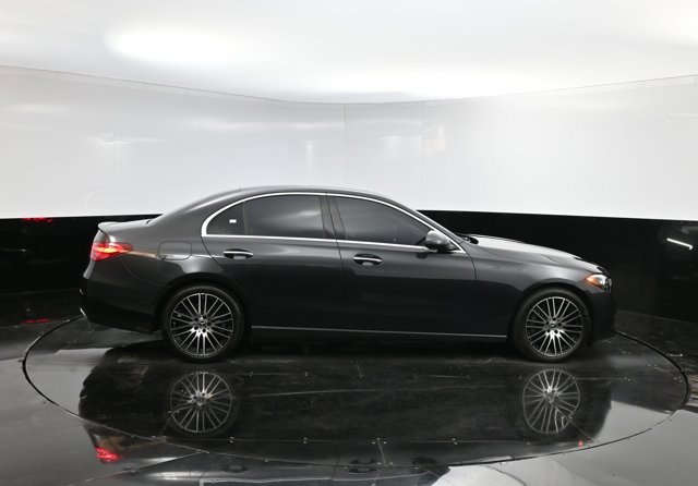 Vehicle image 15 of 40