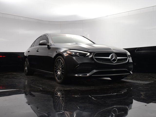 Vehicle image 10 of 40