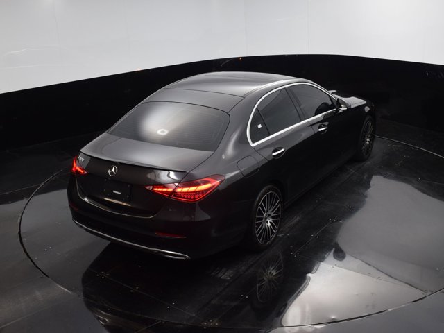 Vehicle image 18 of 40