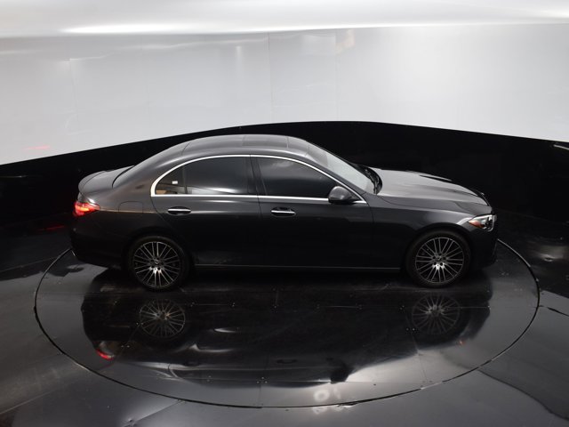 Vehicle image 14 of 40
