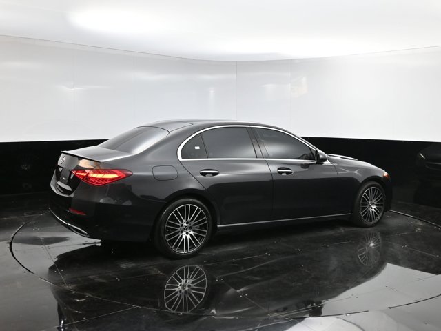 Vehicle image 16 of 40